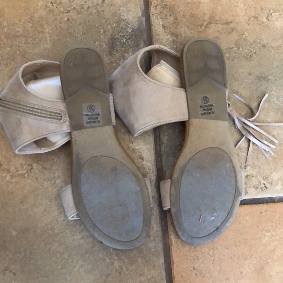 Sandals - Picture 2 of 2